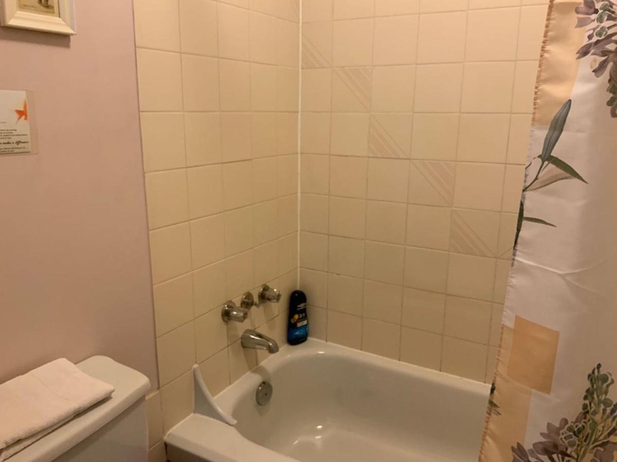 Motel Rayalco Laurier Station Экстерьер фото