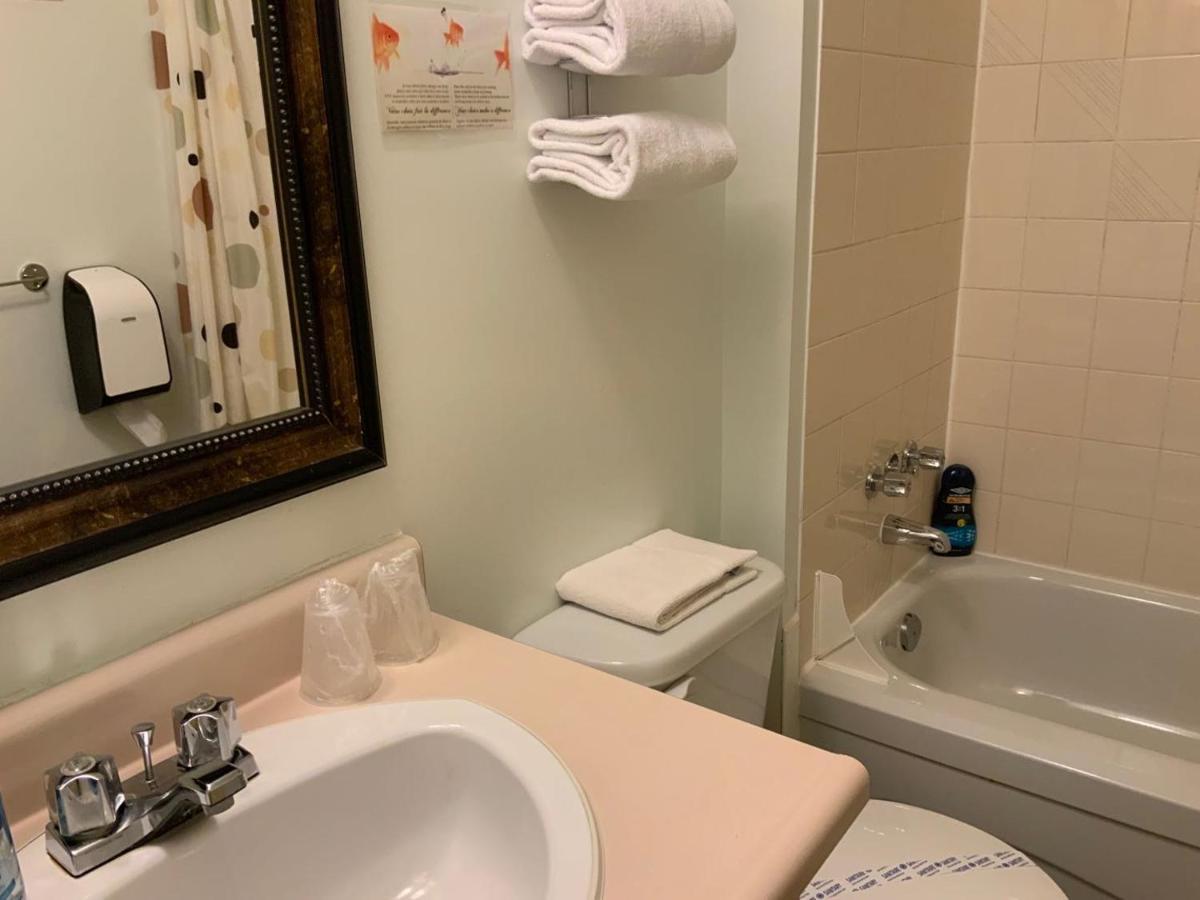 Motel Rayalco Laurier Station Экстерьер фото