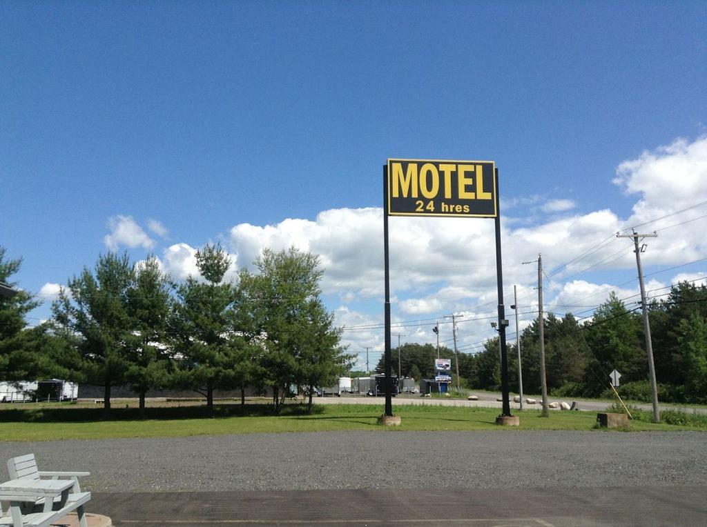 Motel Rayalco Laurier Station Экстерьер фото